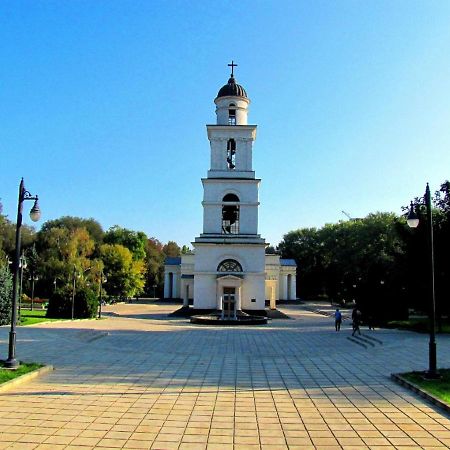 Central Park Accommodation Кишинев Екстериор снимка
